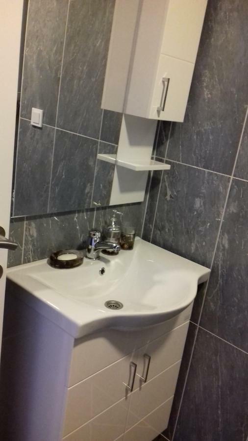 Apartmani Luja Novi Vinodolski Buitenkant foto